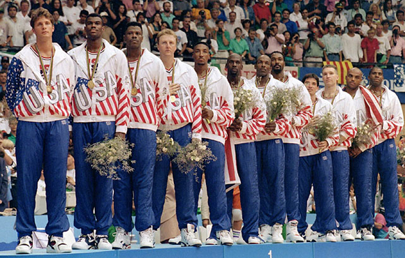 christian-laettner-ceremony-1992-olympic